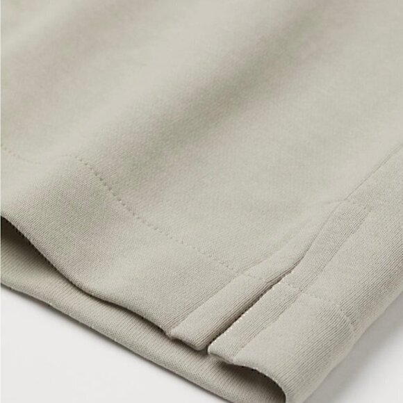 H&M Short Sleeve Sweat Tee - Picture 2 of 7